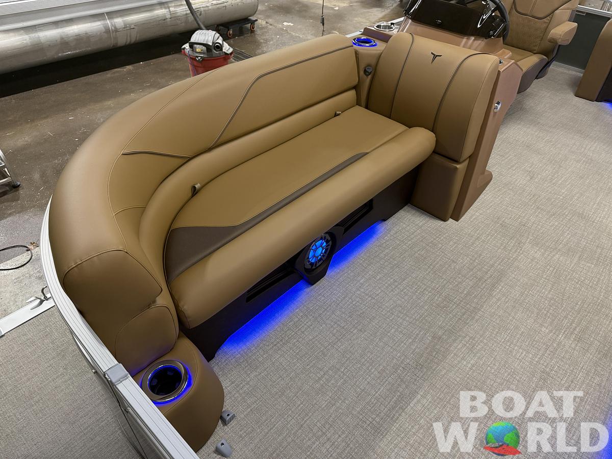 2026 Tahoe Sport 2385 Swingback (VRB) Tritoon