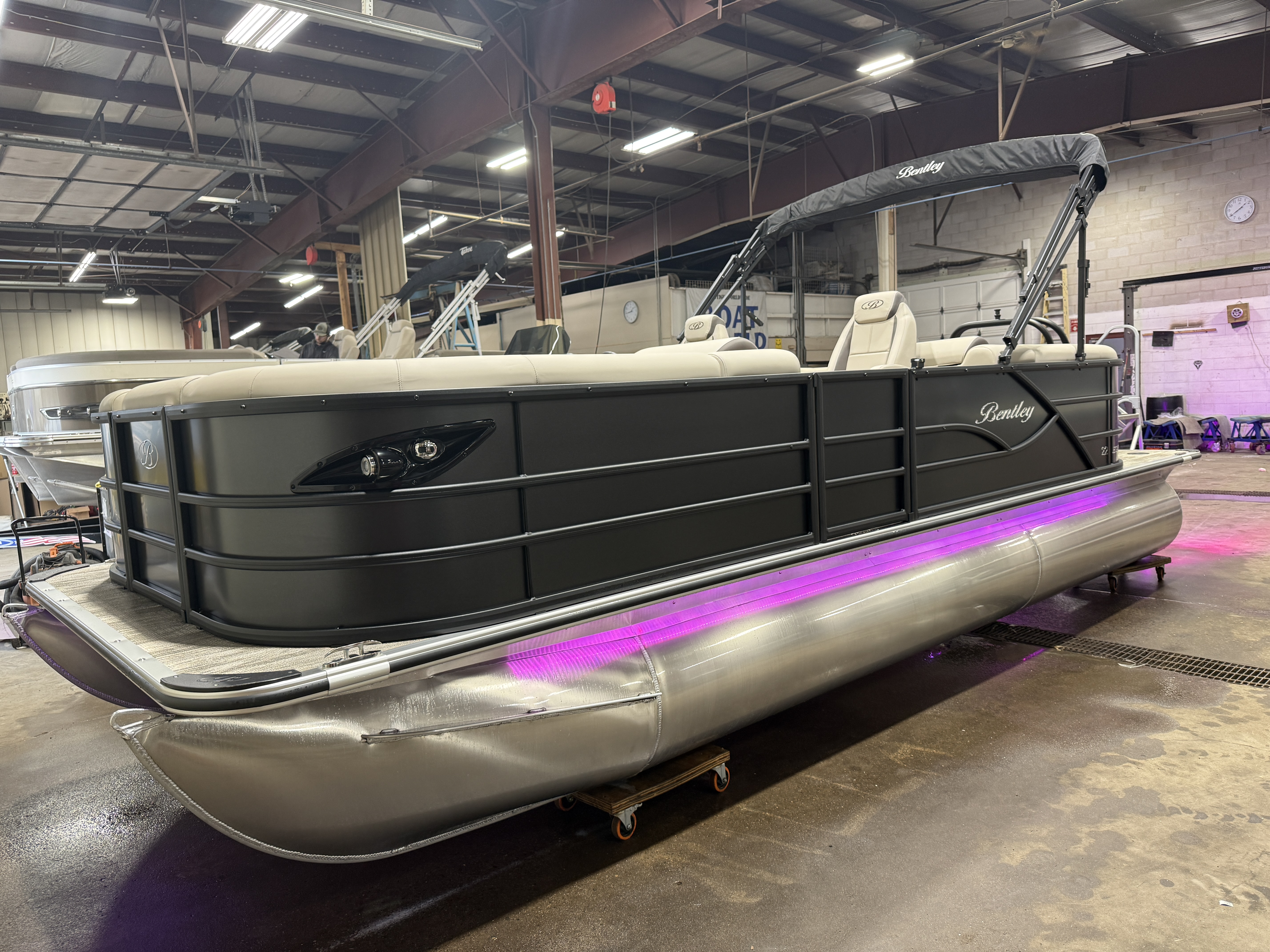 2027 Bentley Legacy 220 Navigator Quad Lounge Pontoon $42995