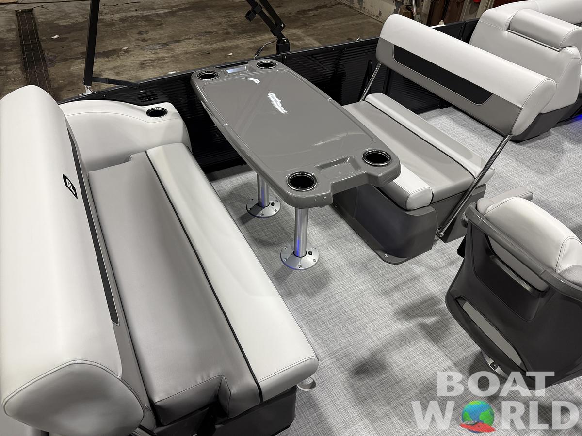 2026 Princecraft Vectra 23 RL Dinette Swingback Pontoon 