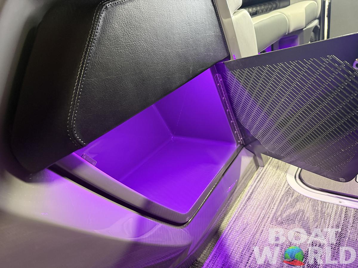 2026 Tahoe Pontoons Cascade 2385 Elite Windshield Tritoon