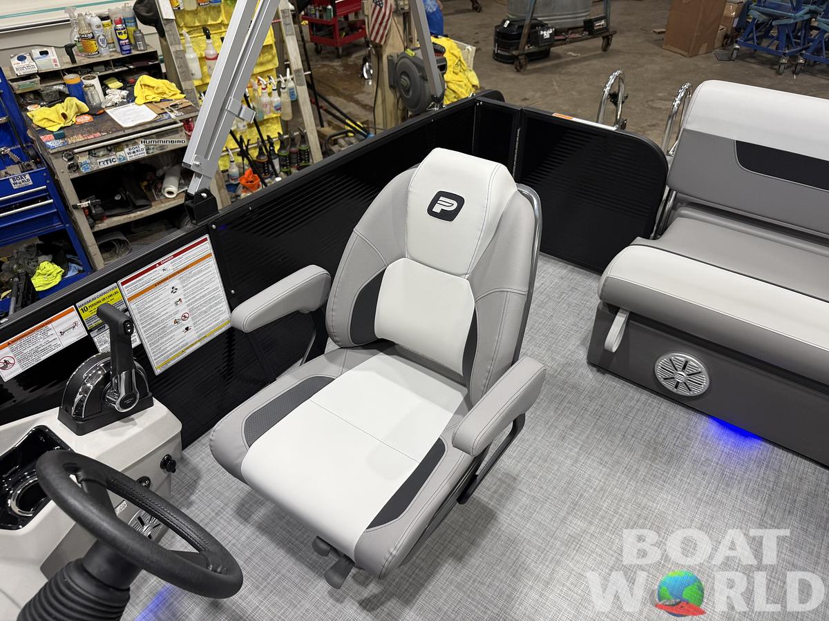 2026 Princecraft Vectra 21 RL Swingback Lounge $31995