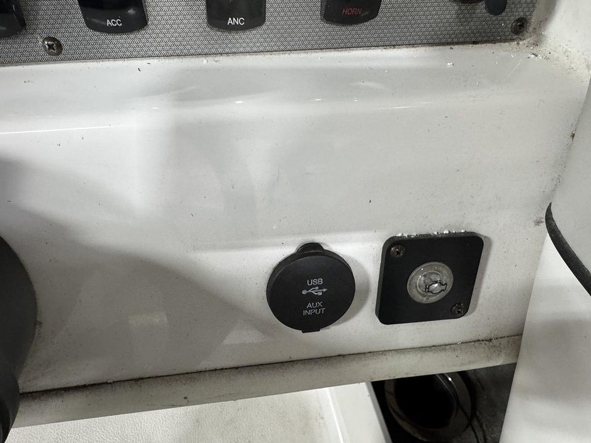 Used 2015 Starcraft Marine Runabout Limited IO 1918 RE I/O