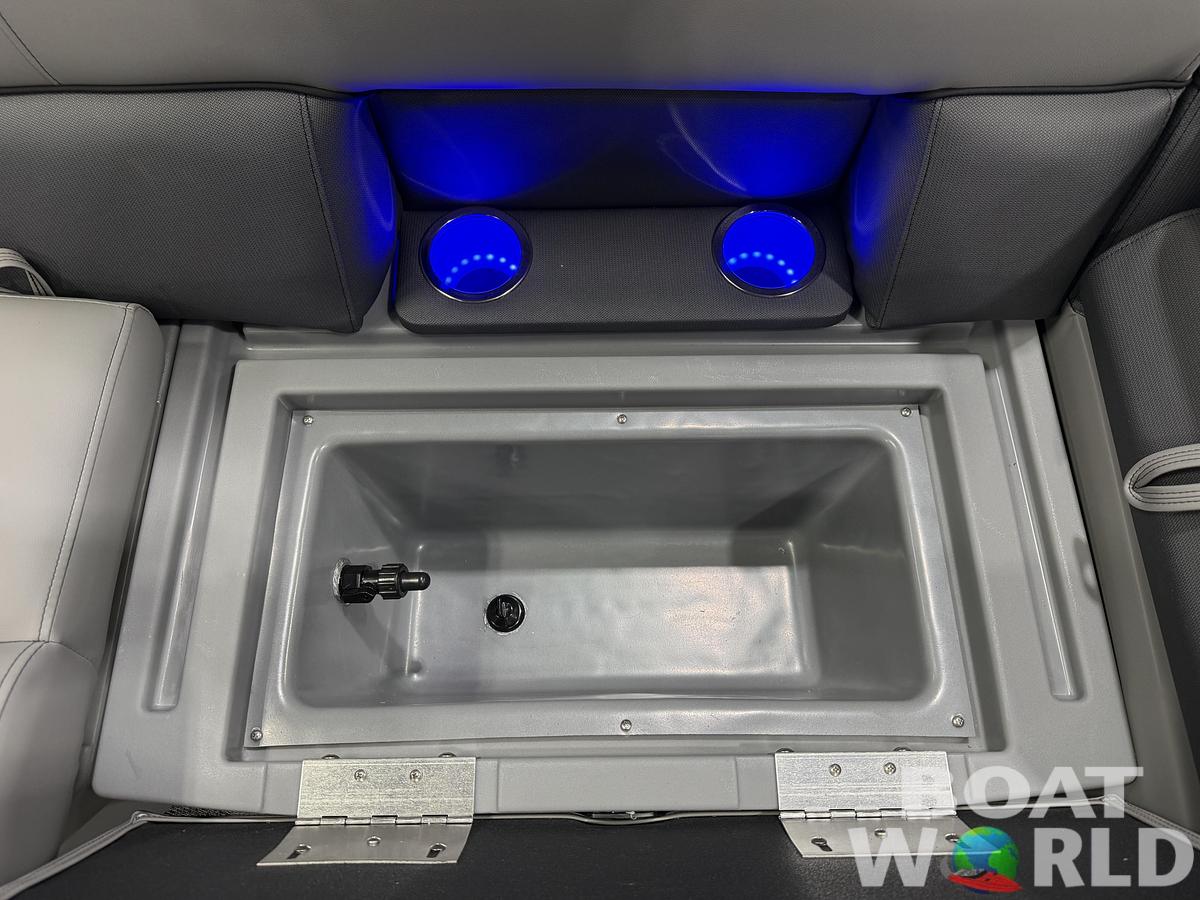 2026 Bentley Pontoons Legacy 220 Navigator DL Quad Lounge