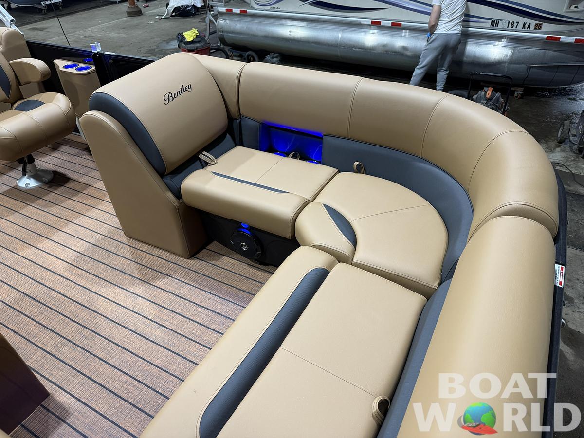 2026 Bentley Pontoons Legacy 200 Navigator Quad Lounge $39995
