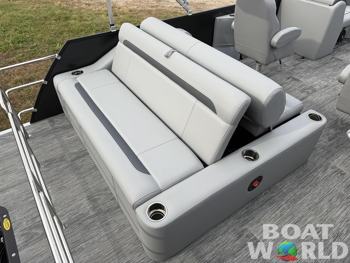 2025 Bentley Pontoons Legacy 200 Swingback