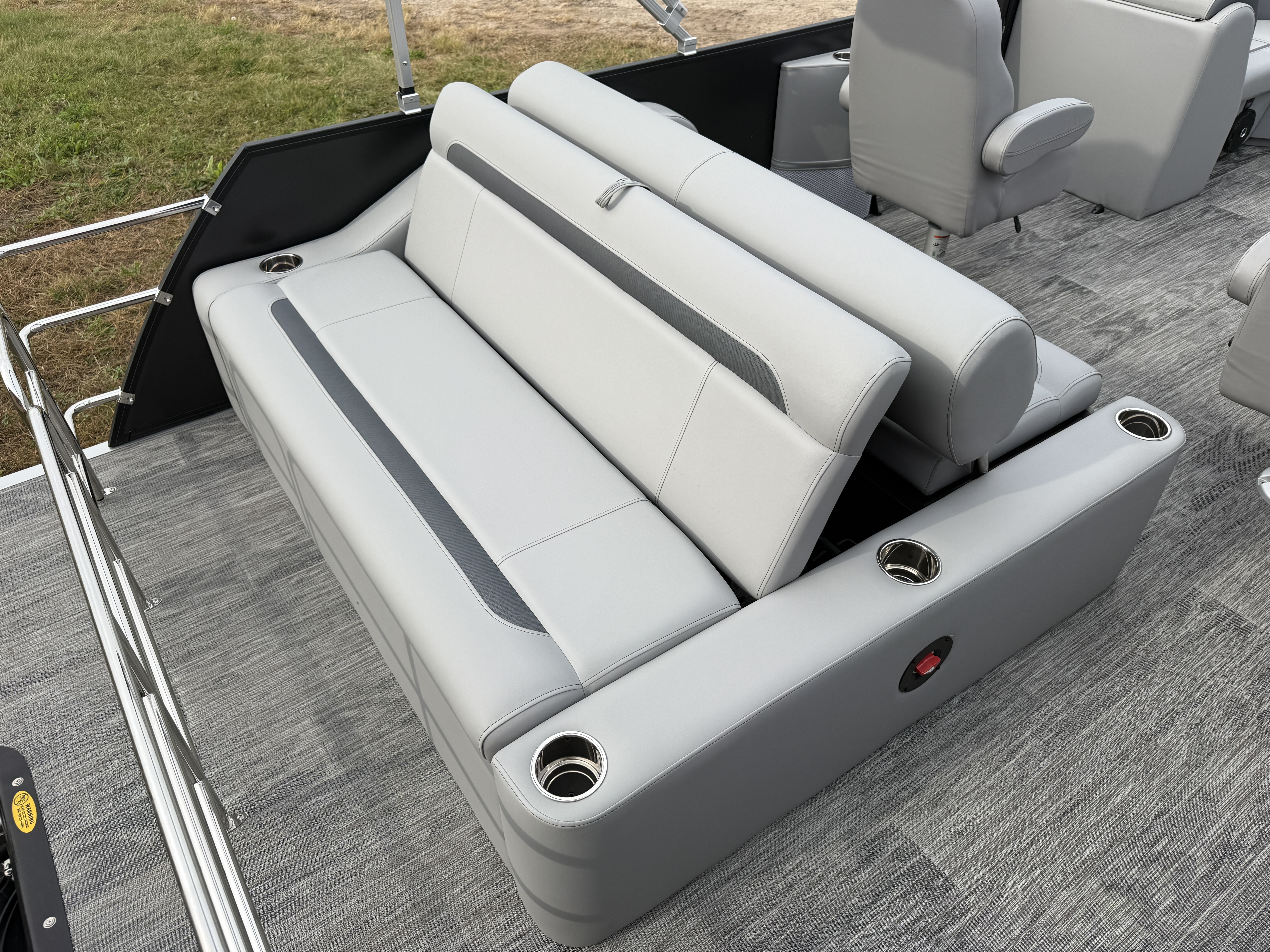 2025 Bentley Pontoons Legacy 200 Swingback