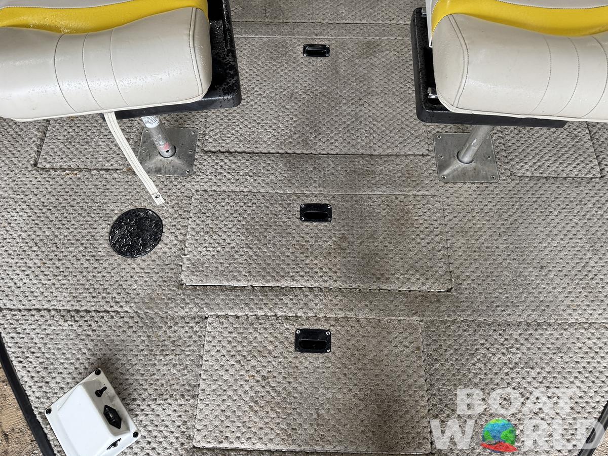 Used 2007 Lowe Suncruiser Tahiti 224 Deck Boat