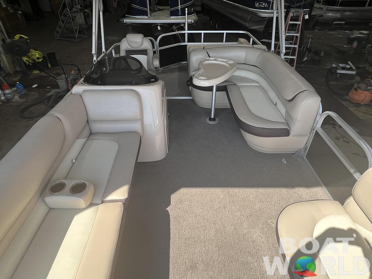 Used 2016 Sun Tracker Party Barge 22 DLX XP3 Tritoon & 150HP Mercury 4Stroke