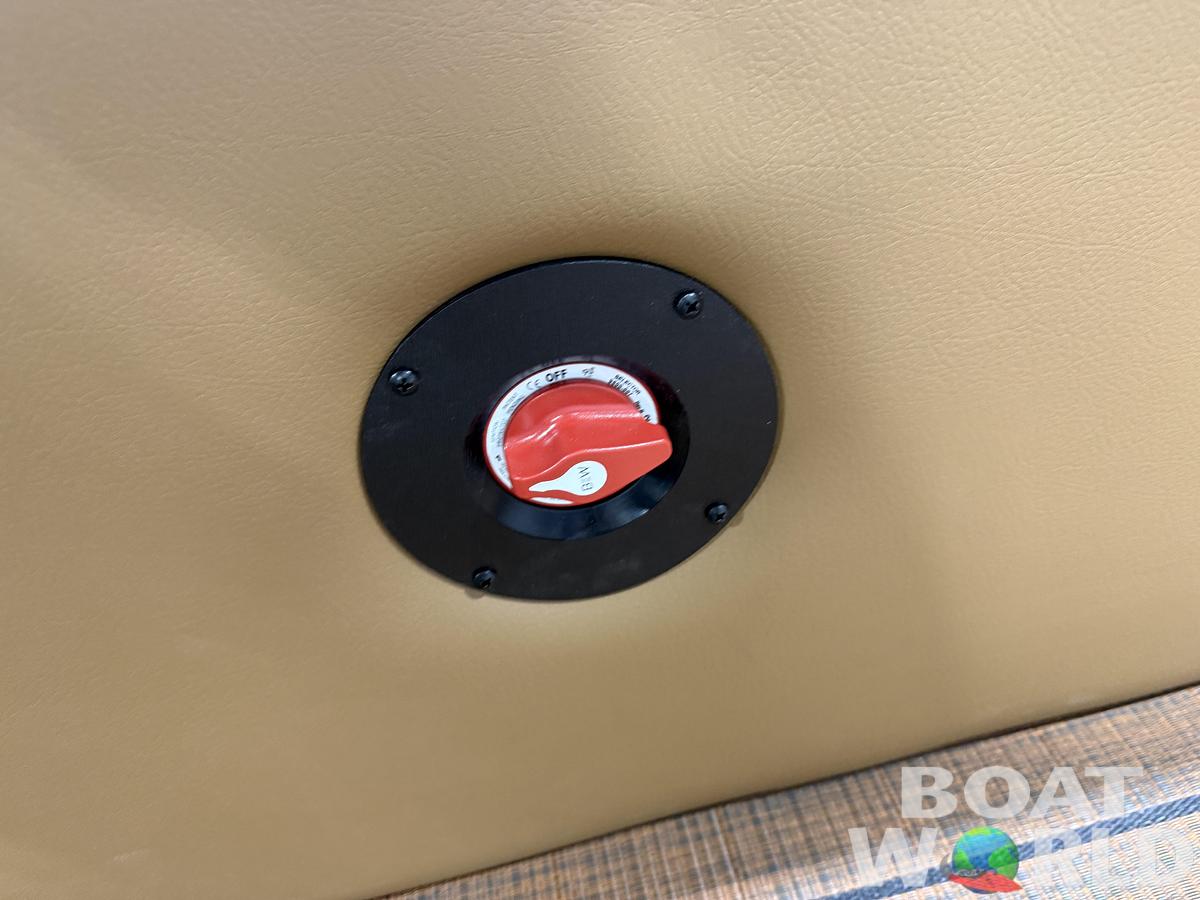 2026 Bentley Pontoons Legacy 220 Swingback