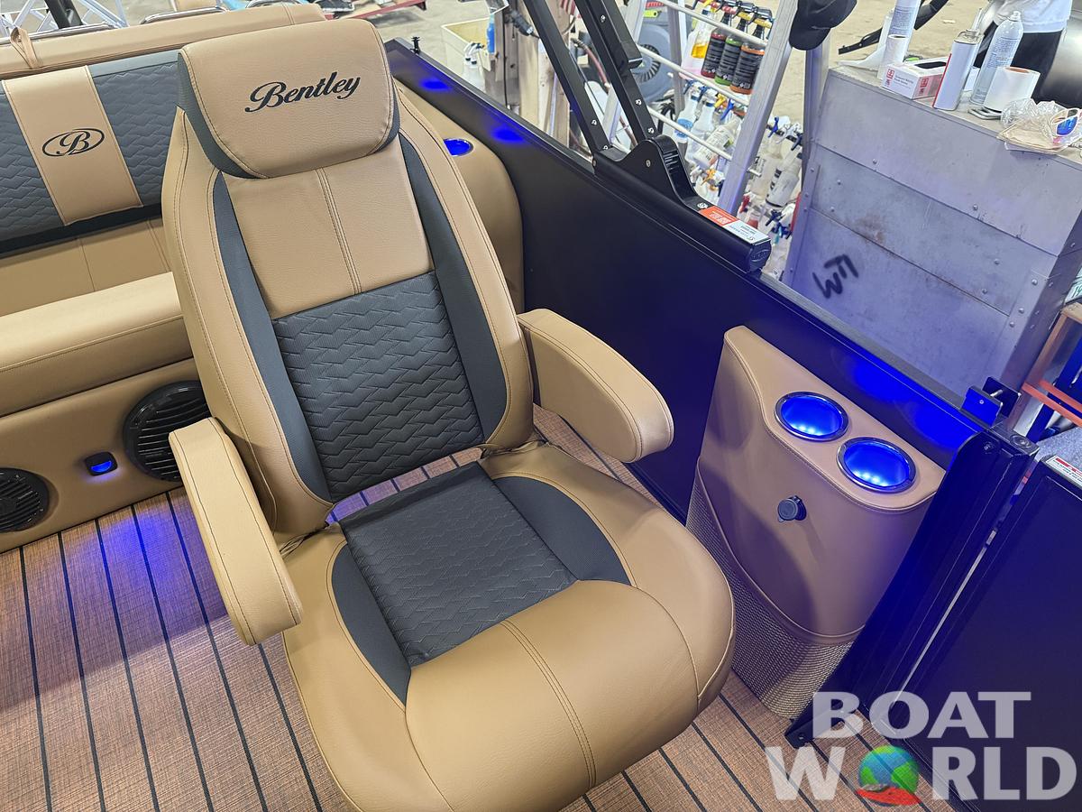 2026 Bentley Pontoons Elite 223 Swingback Tritoon