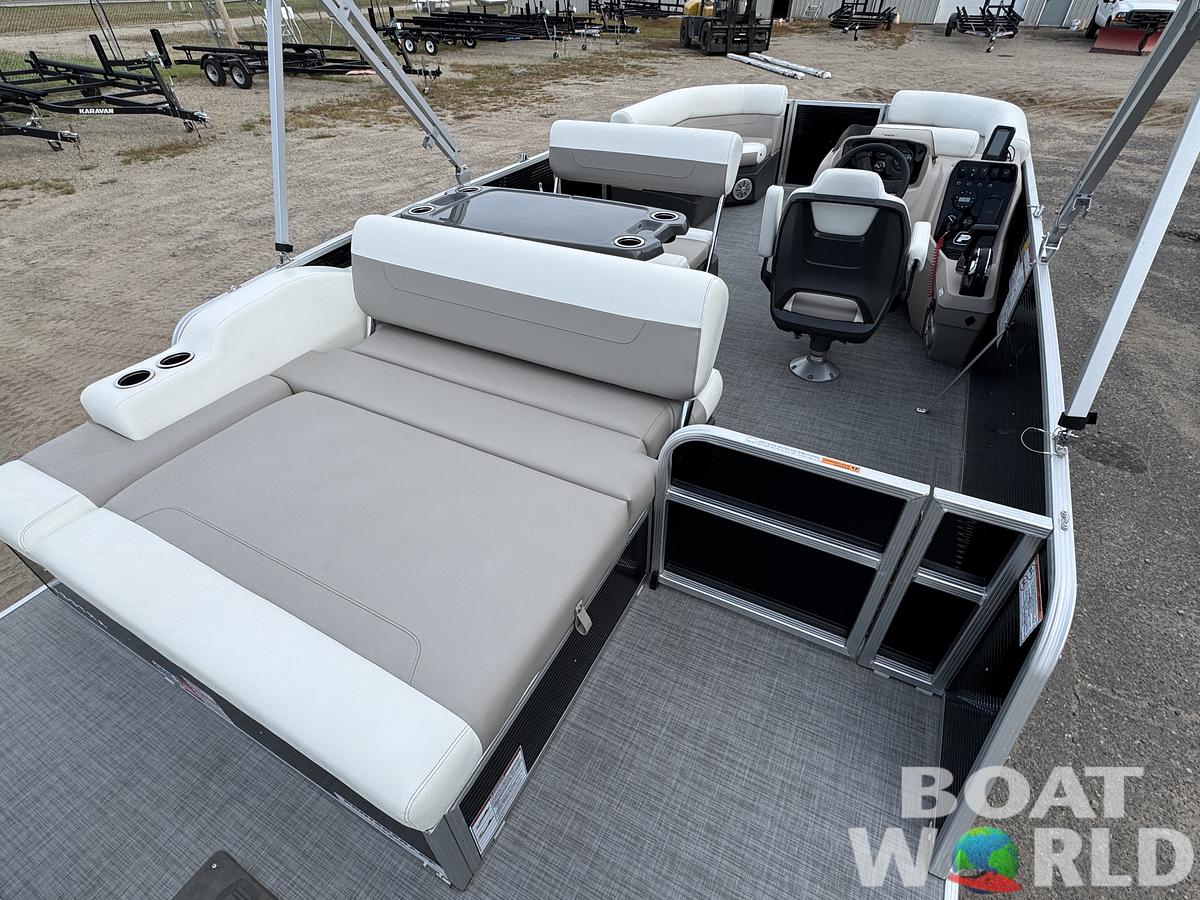 Used 2024 Princecraft Vectra 21 RL Dinette Swingback Pontoon