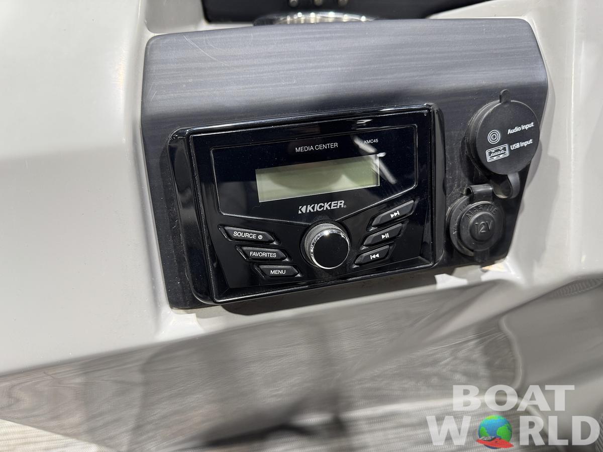 Used 2021 Bennington 22 SX Pontoon