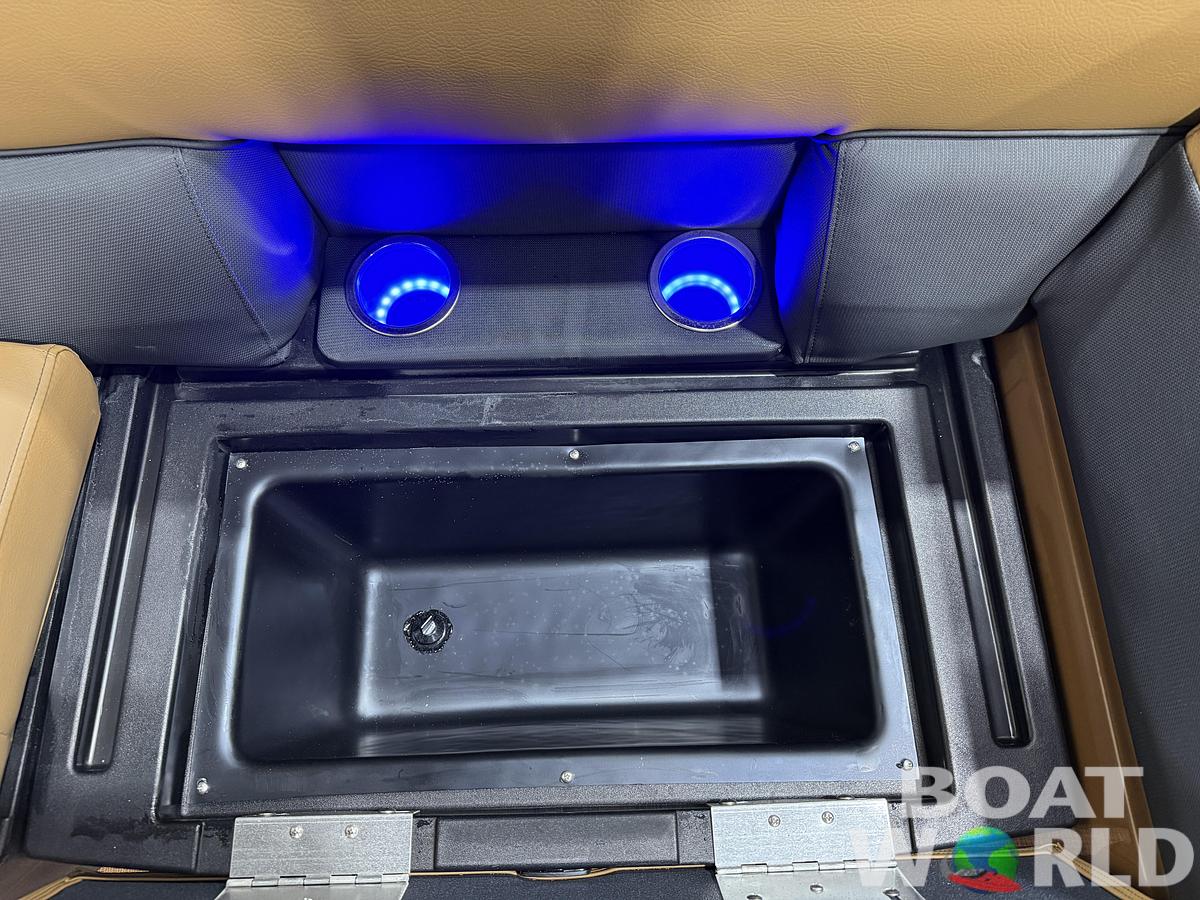 2026 Bentley Legacy 300hp Swingback 243 Tritoon $68995