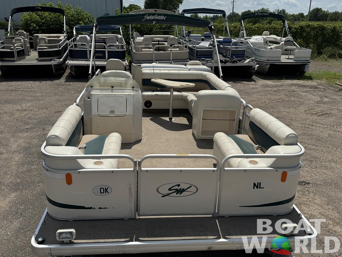 Used 2004 Sweetwater 2222 DF Pontoon WITH SEA LEGS