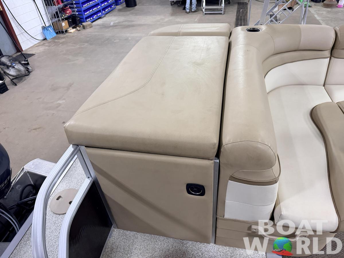 Used 2016 Bennington 20 SLM & 50HP Yamaha 4Stroke -$19,995