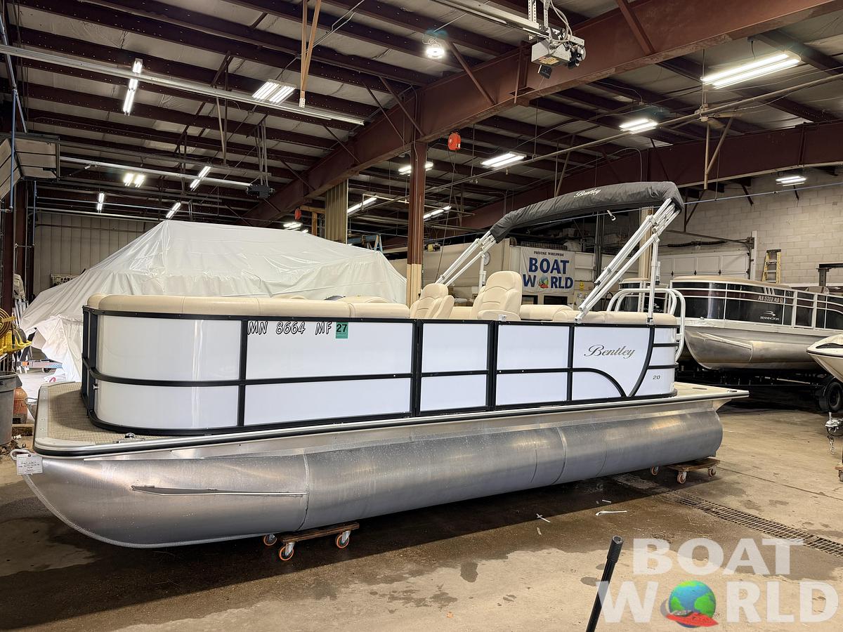 Used 2022 Bentley Pontoons Legacy 200 Navigator Quad Lounge & 100HP Honda 4Stroke -$34,995