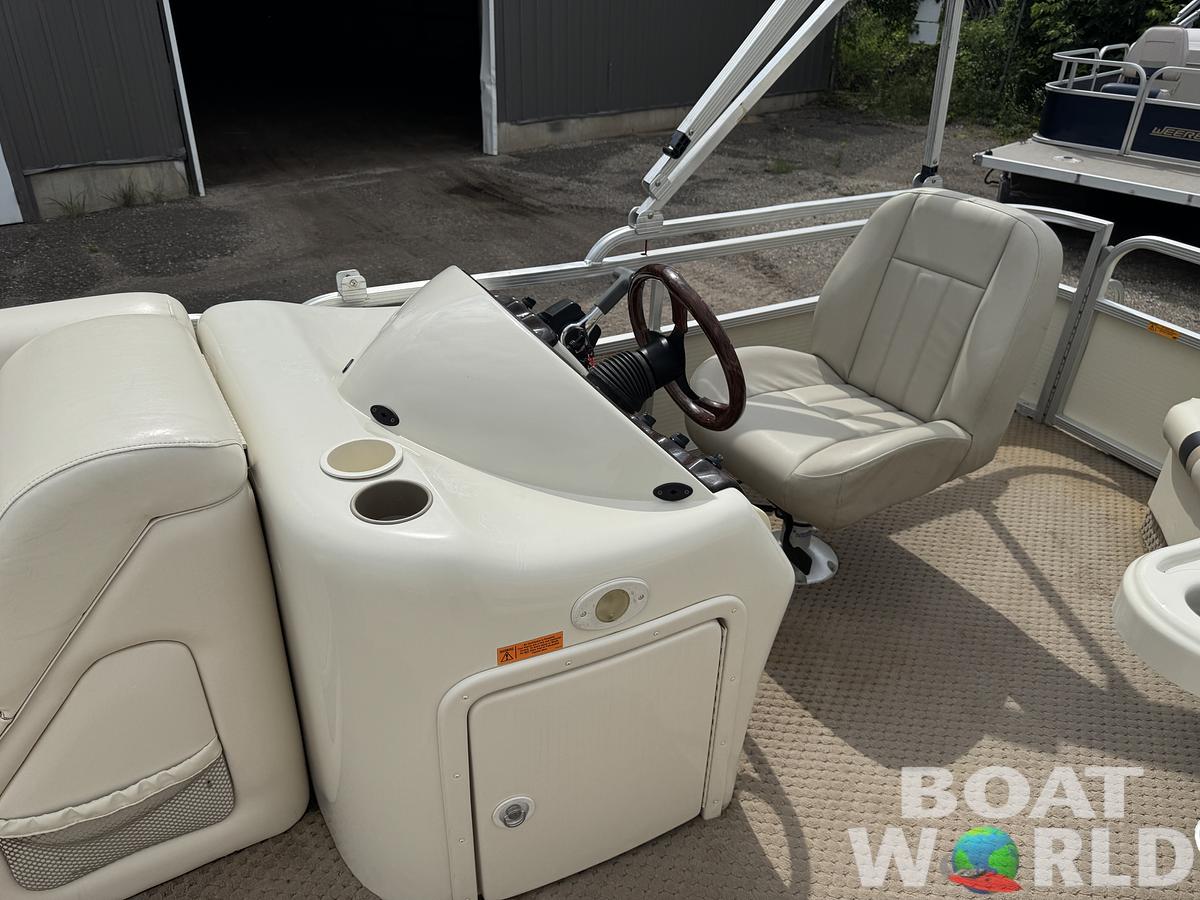 Used 2004 Bennington 2250 RL