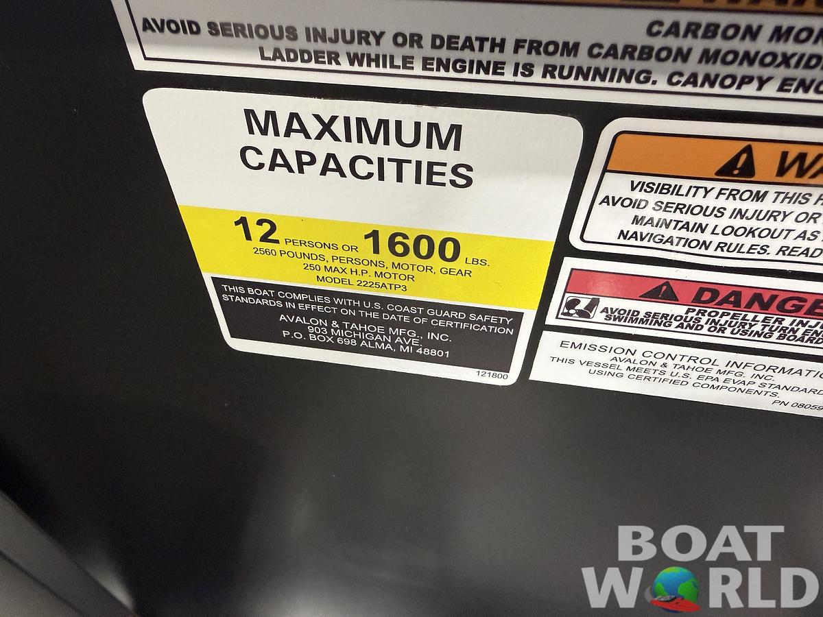 2026 Tahoe Pontoons LTZ 2385 Elite Windshield Tritoon