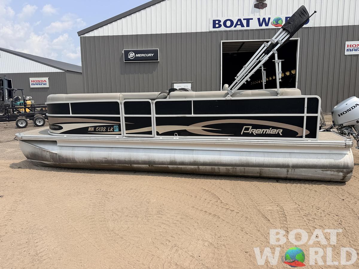 Used 2016 Premier 220 SunSpree & 50HP Honda 4Stroke -$24,995