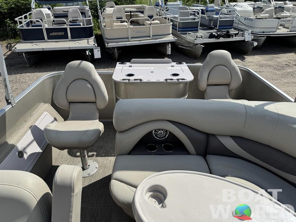 Used 2016 Sylvan 820 4-PT Pontoon