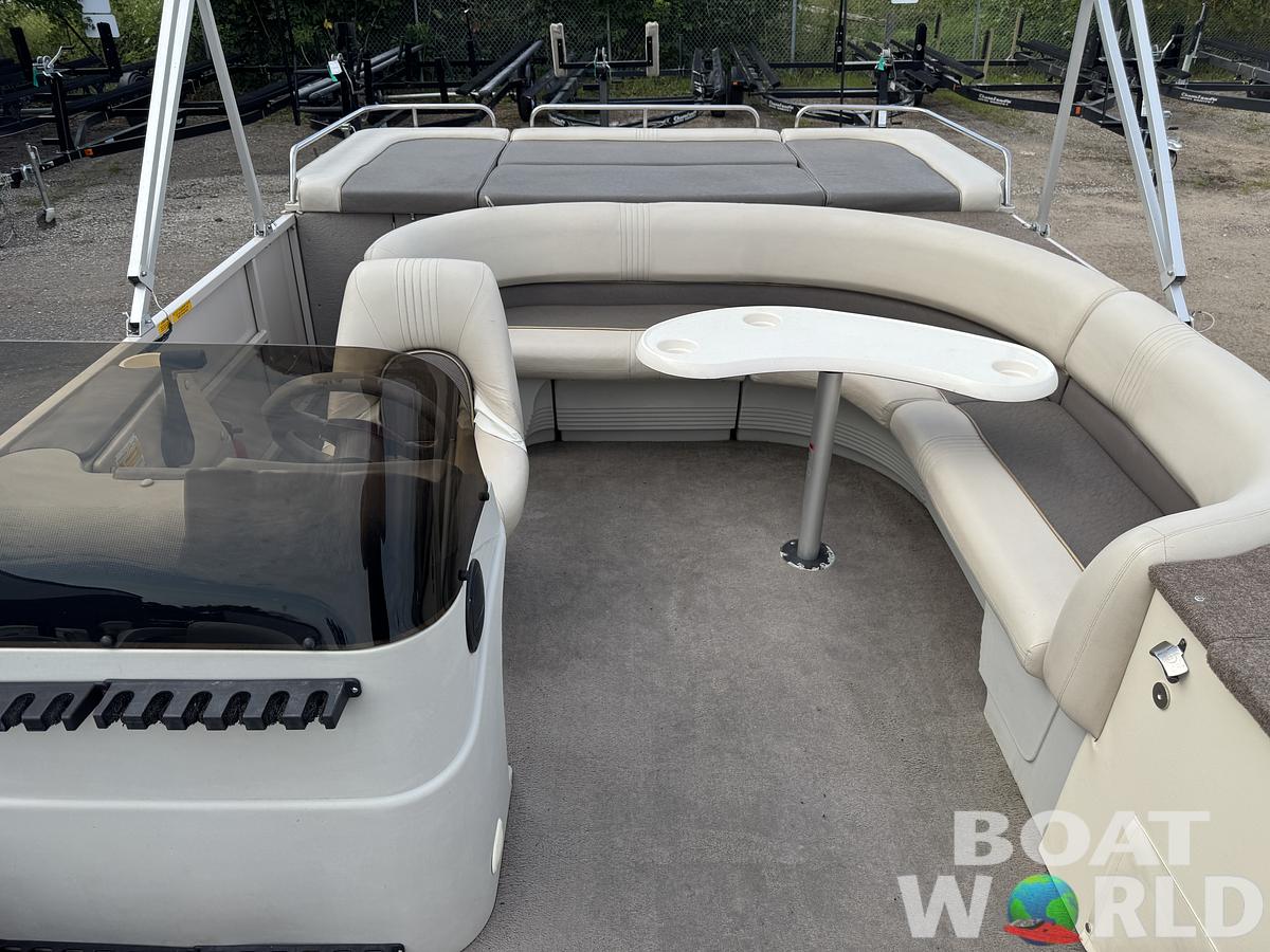 Used 1999 Crestliner 2485 LSI