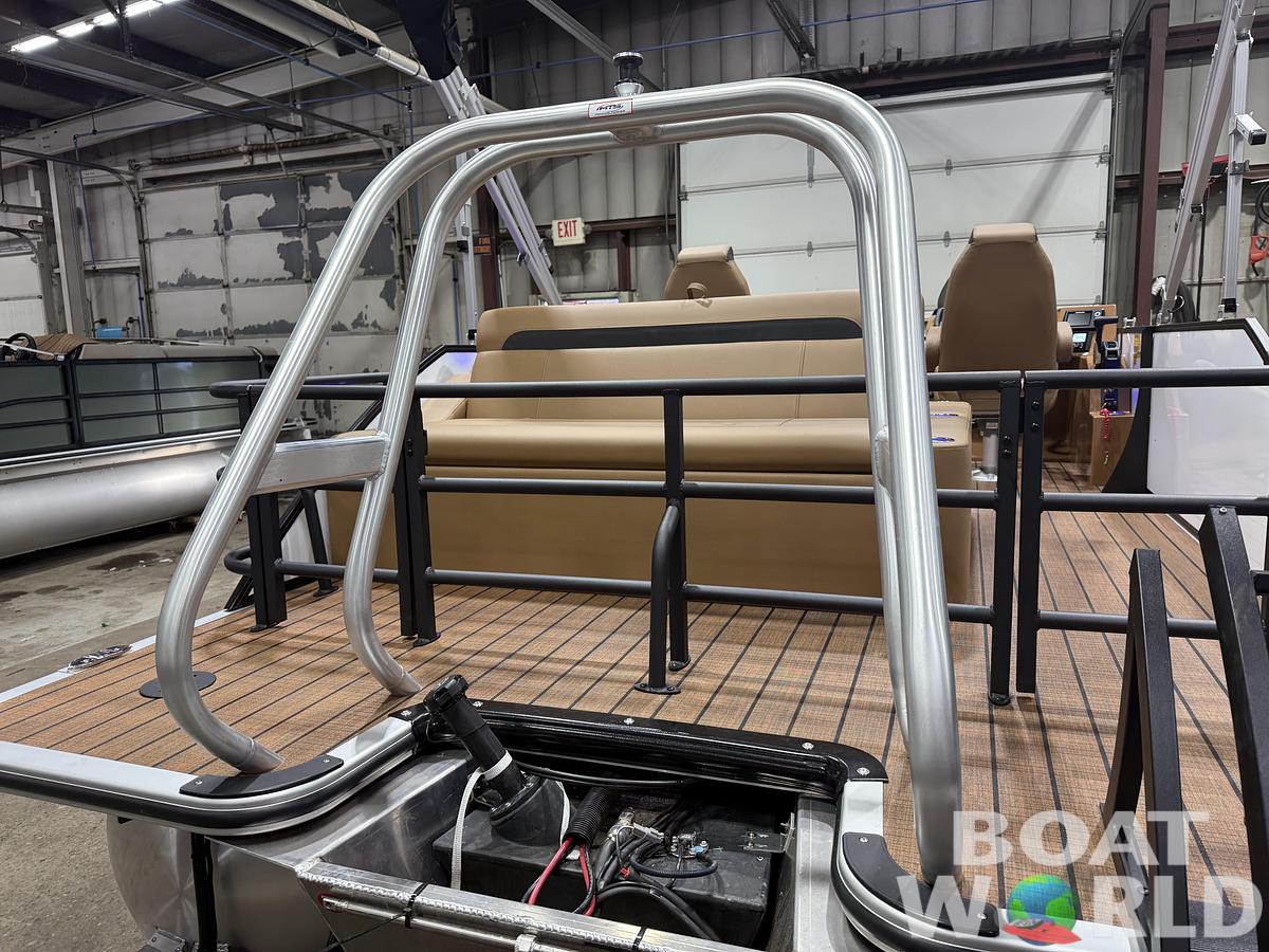 2026 Bentley Pontoons Legacy 220 Swingback