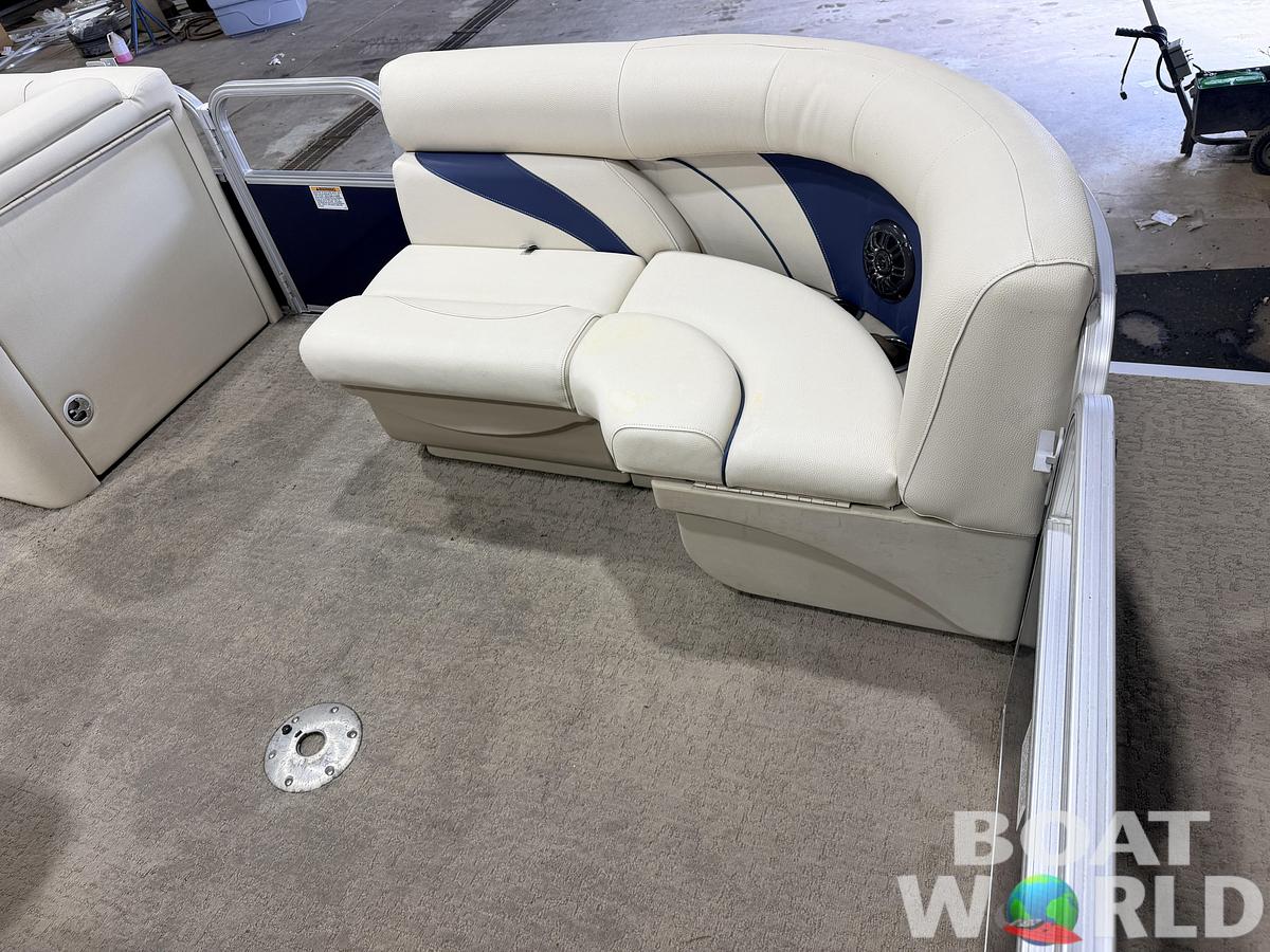 Used 2015 SunChaser 8520 Classic Cruise & 30HP Mercury 4Stroke EFI -$14,995