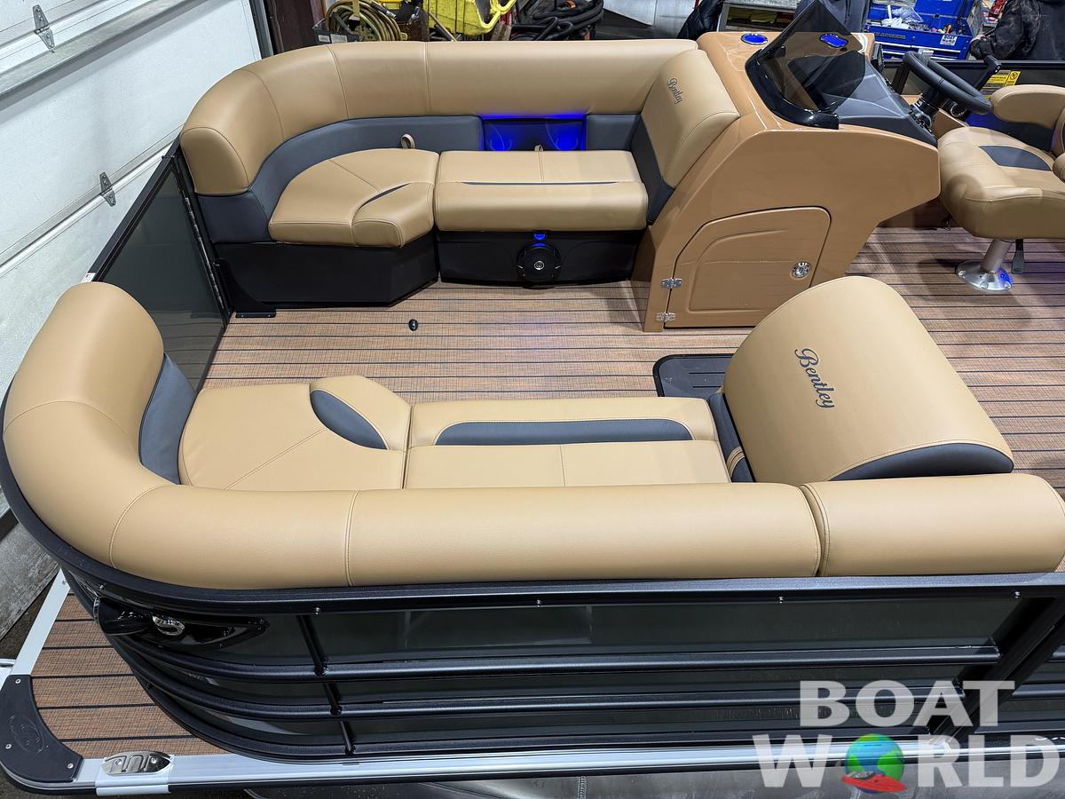 2026 Bentley Pontoons Legacy 223 QSB Swingback Tritoon 