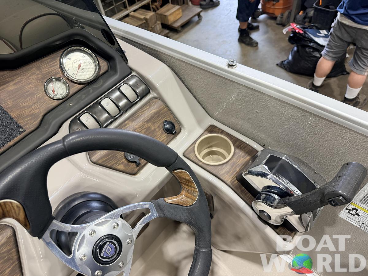 Used 2014 Premier 221 Gemini Fish n Cruise & 50HP Mercury 4Stroke -$19,995