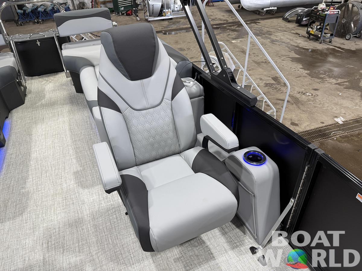 2027 Tahoe LTZ 300HP QLS 2585 Tritoon $71,995
