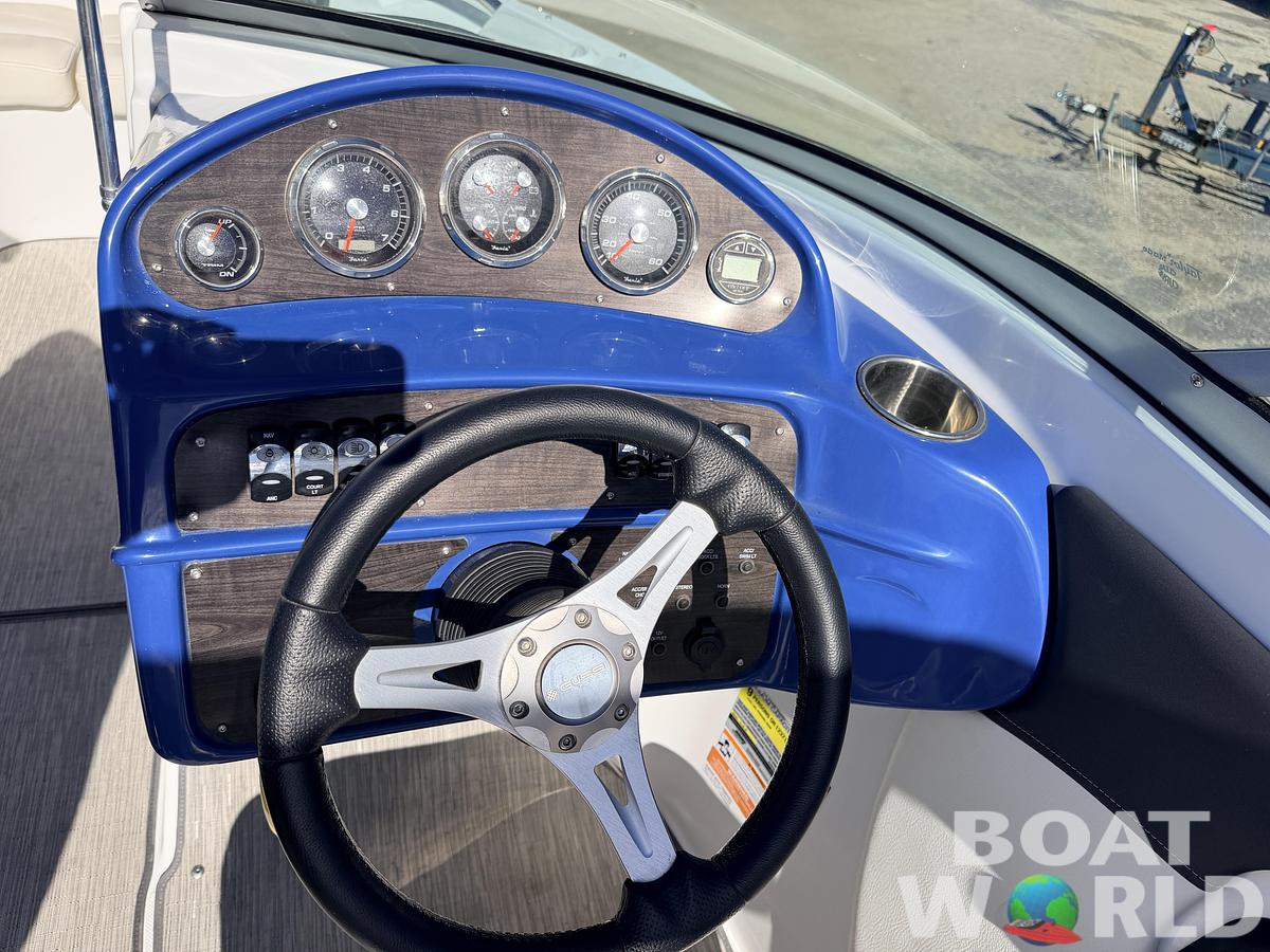 Used 2017 Rinker QX19 Bowrider & 250HP 4.5L V6 Mercruiser -$17,995