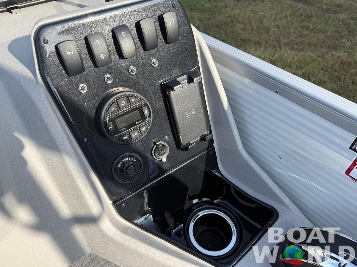 2026 Princecraft Vectra 21 Cruise Lounge Pontoon & Mercury 4-Stroke EFI