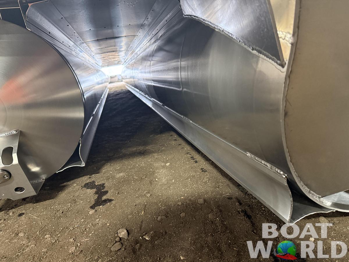 2026 Tahoe Pontoons Cascade 2385 Elite Windshield Tritoon