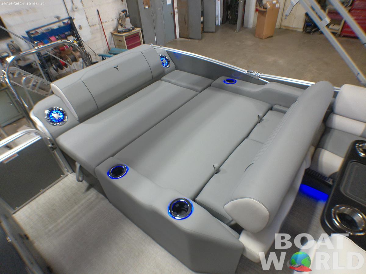 2025 Tahoe Pontoons Cascade 2385 Swingback (VRL) Tritoon & Honda 4-Stroke EFI