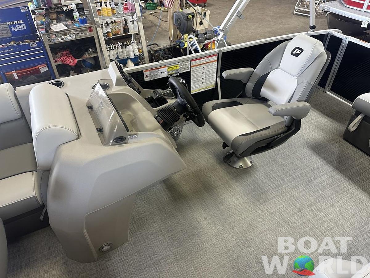 2025 Princecraft Vectra 21 RL Lounge Swingback & Mercury 4-Stroke EFI