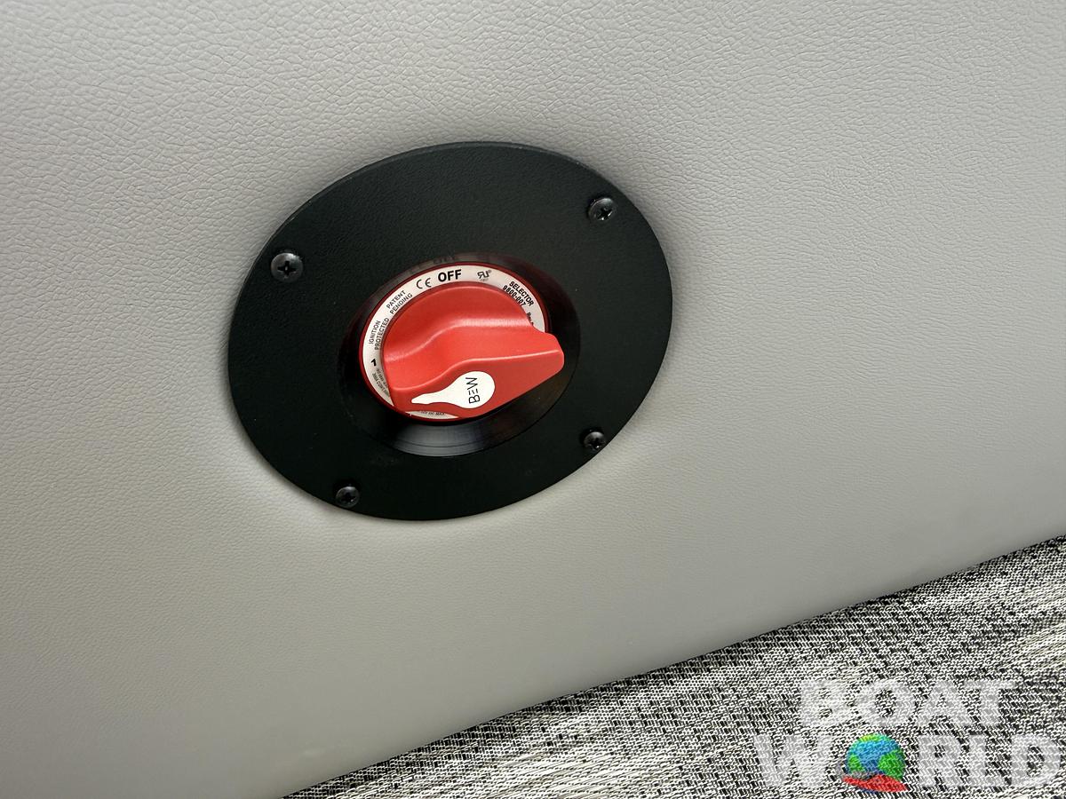 2026 Bentley Pontoons Legacy 200 Swingback Pontoon