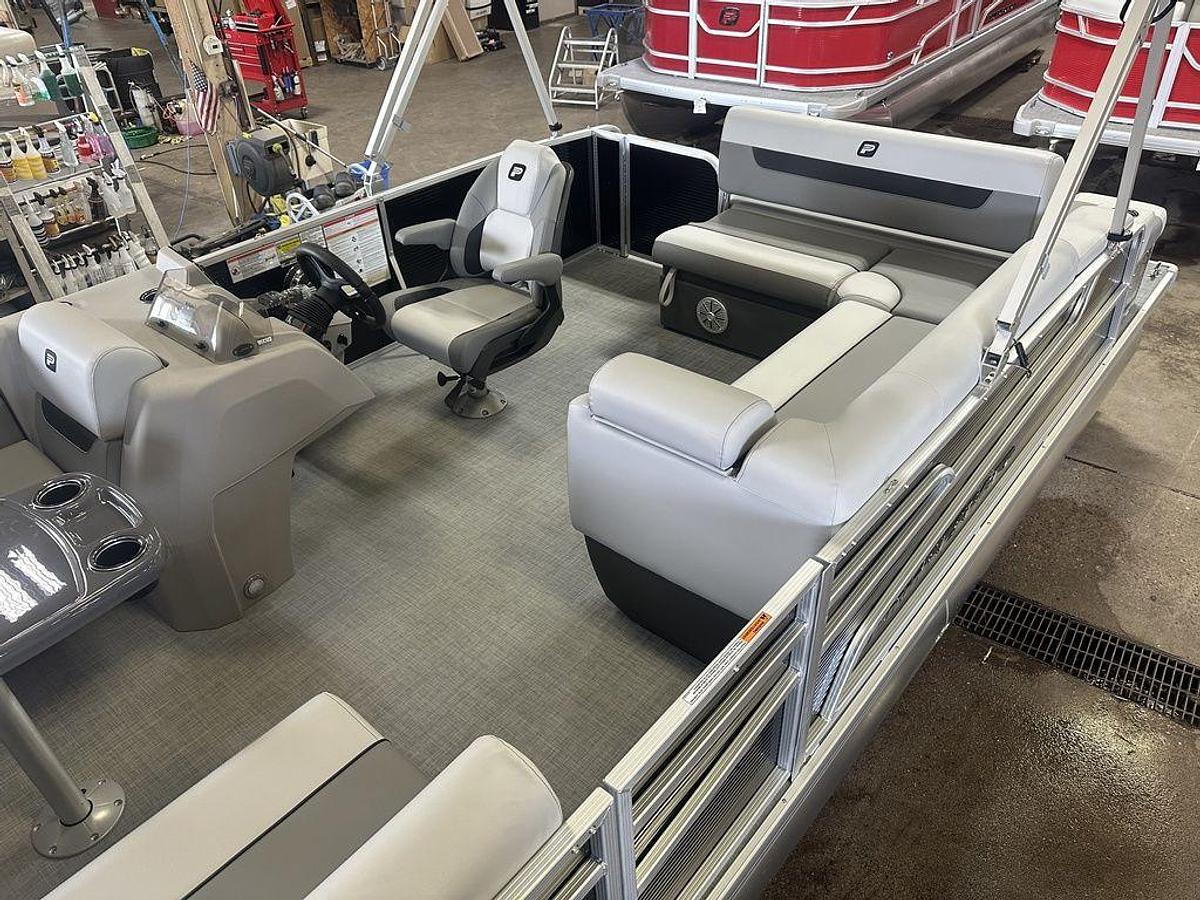 2025 Princecraft Vectra 21 RL Swingback Lounge Pontoon & Mercury 4-Stroke EFI