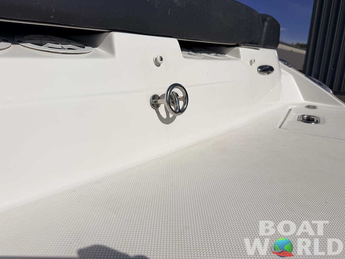 Used 2017 Rinker QX19 Bowrider & 250HP 4.5L V6 Mercruiser -$17,995