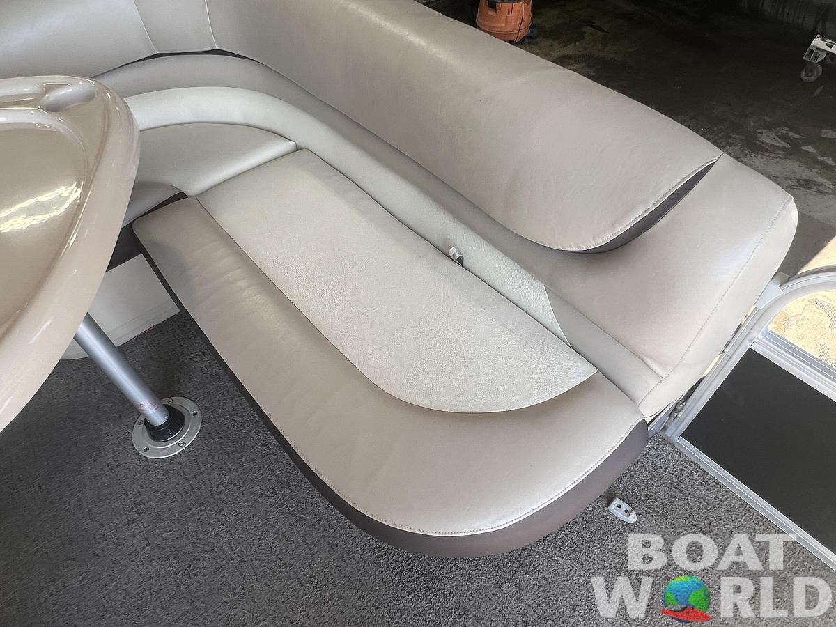 Used 2016 Sun Tracker Party Barge 22 DLX XP3 Tritoon & 150HP Mercury 4Stroke