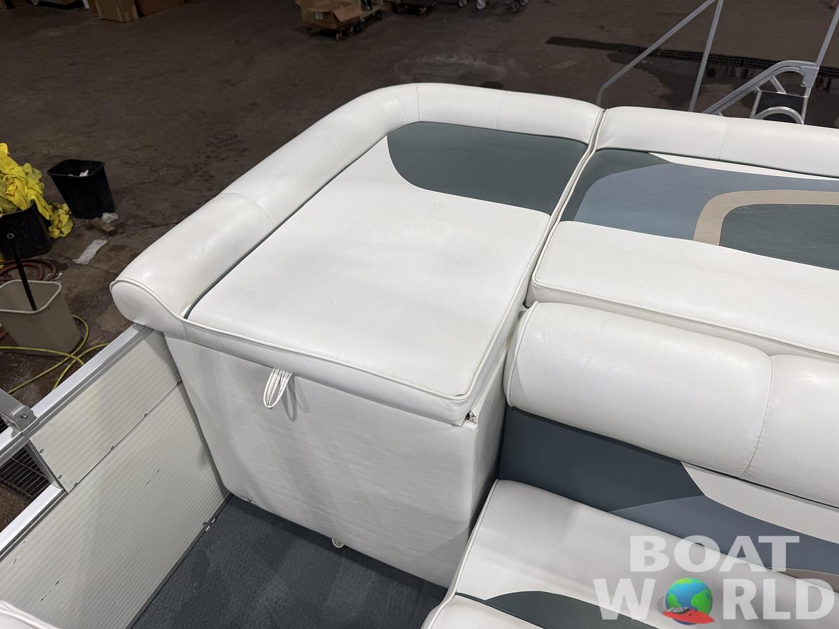Used 2003 Weeres 200 SunTanner & 60HP Johnson 4Stroke -$11,995