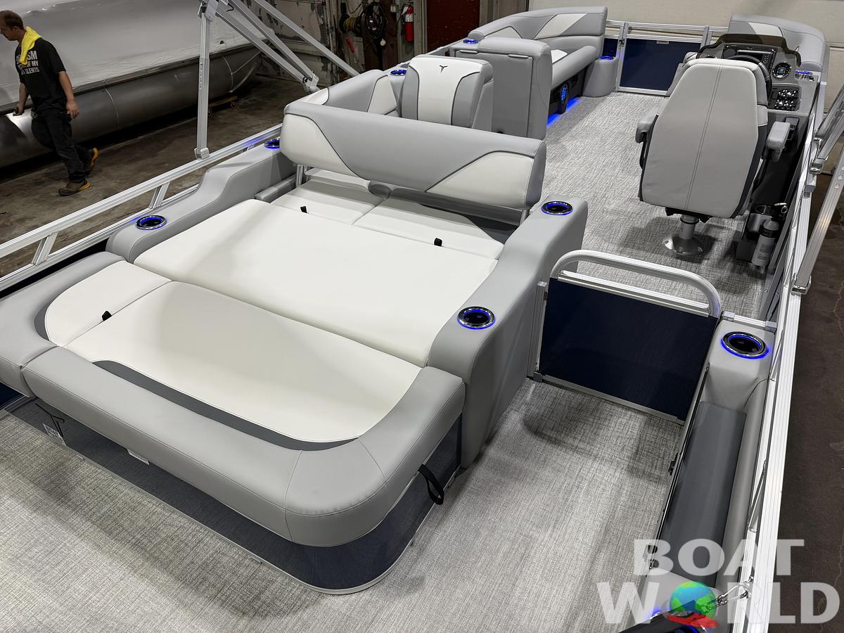 2026 Tahoe Sport 2385 Swingback (VRB) Tritoon 