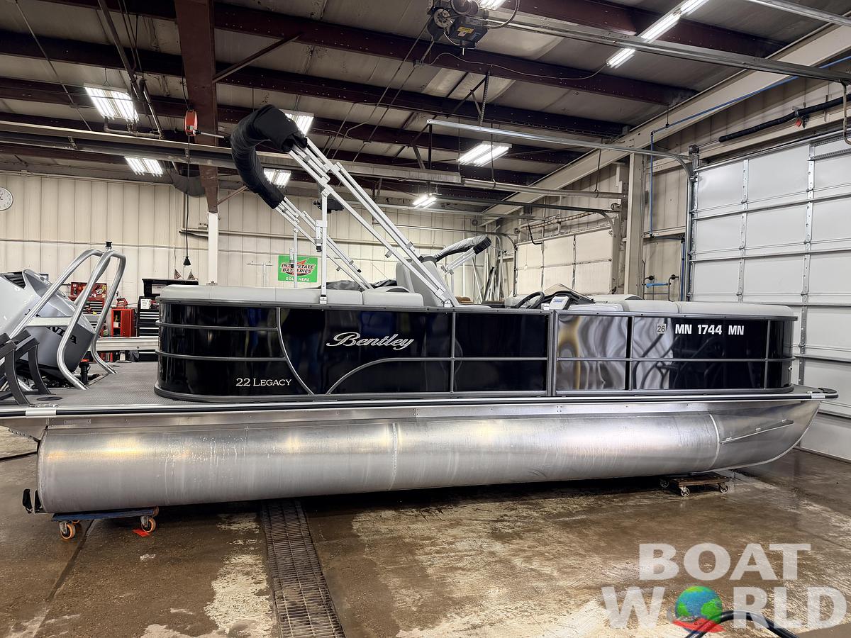Used 2024 Bentley Legacy 223 150HP Navigator Tritoon - $47995