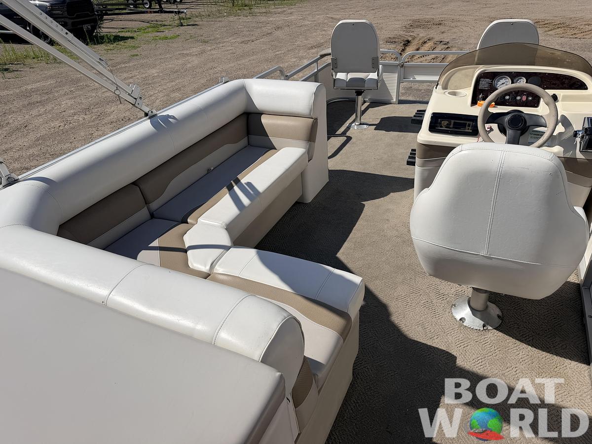 Used 2002 Northwoods 2223 Escapade & 40HP Mercury Bigfoot 4Stroke -$13,995