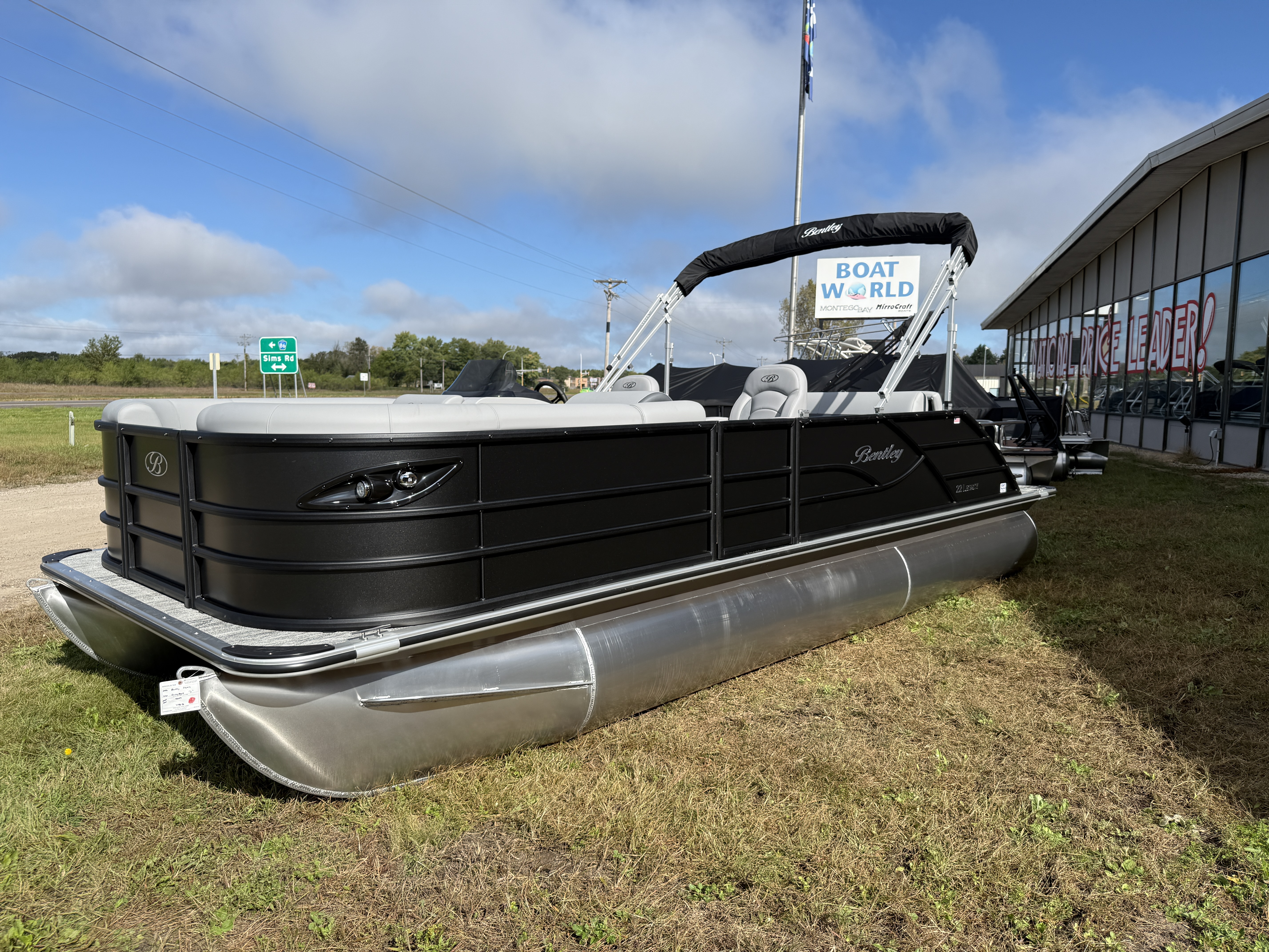 2026 Bentley Pontoons Legacy 220 Swingback 