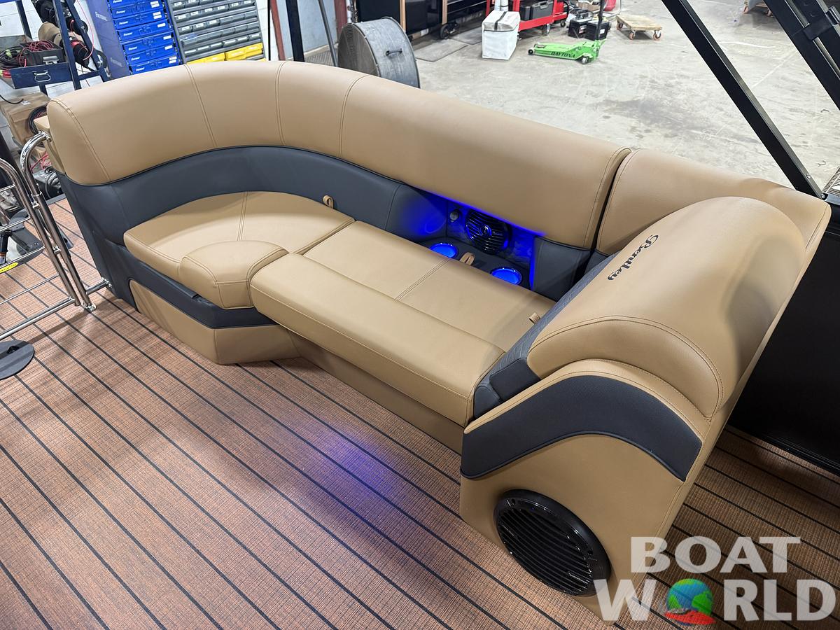 2026 Bentley Pontoons Elite 223 Admiral Quad Lounge Tritoon