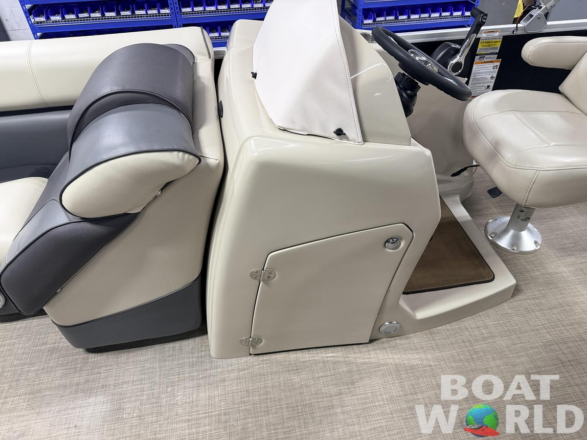 Used 2018 Premier 220 SunSpree