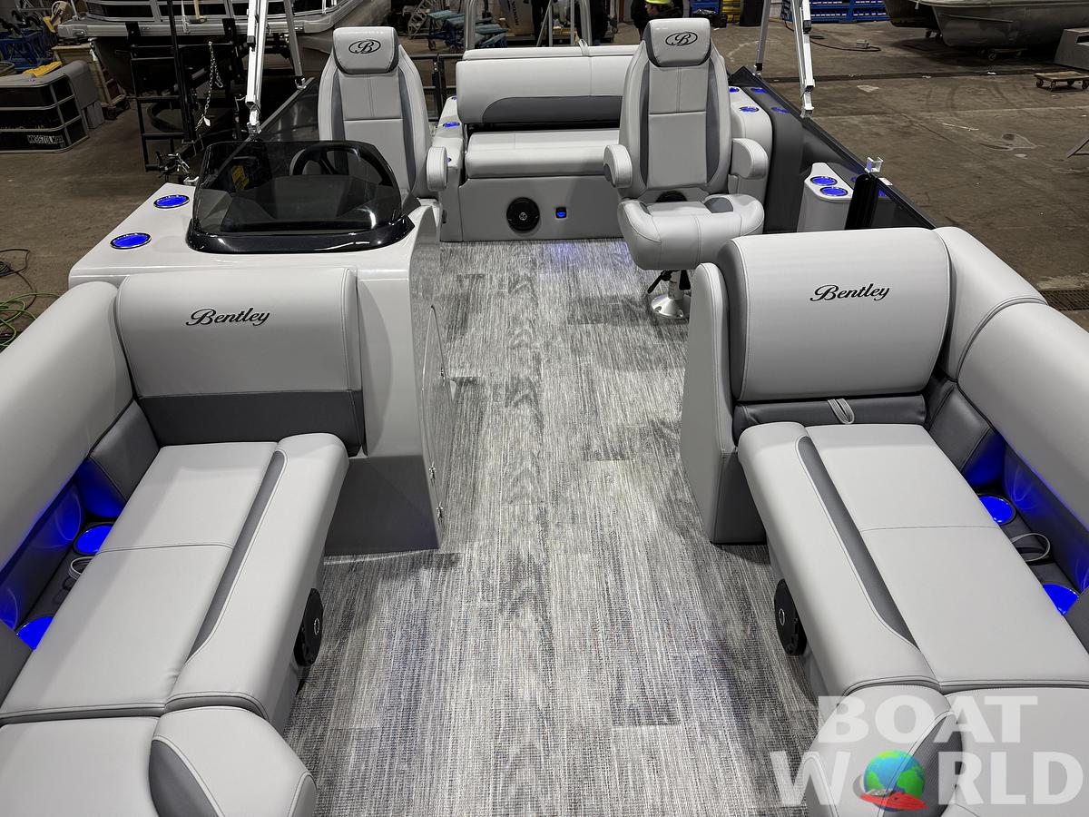 2026 Bentley Pontoons Legacy 220 Swingback 