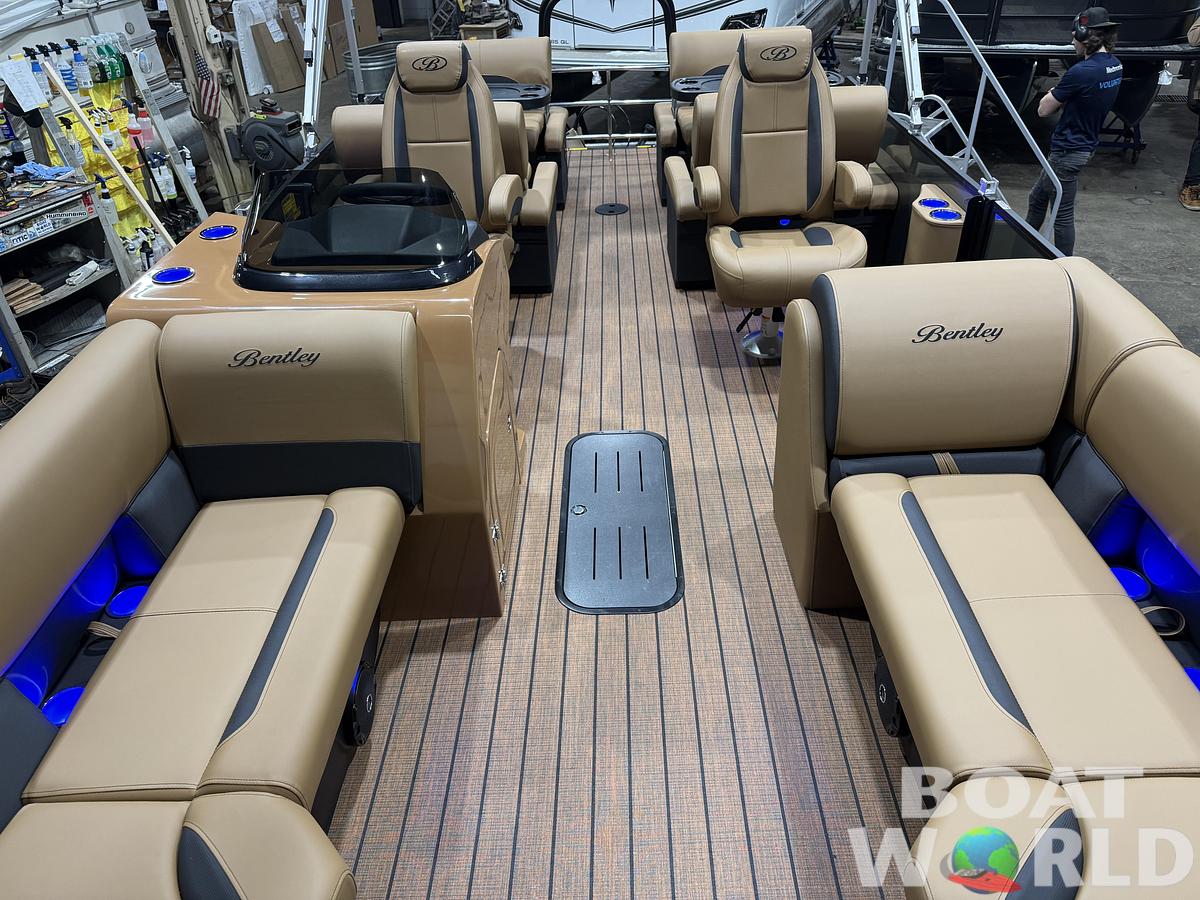 2026 Bentley Pontoons Legacy 223 QSB Swingback Tritoon 