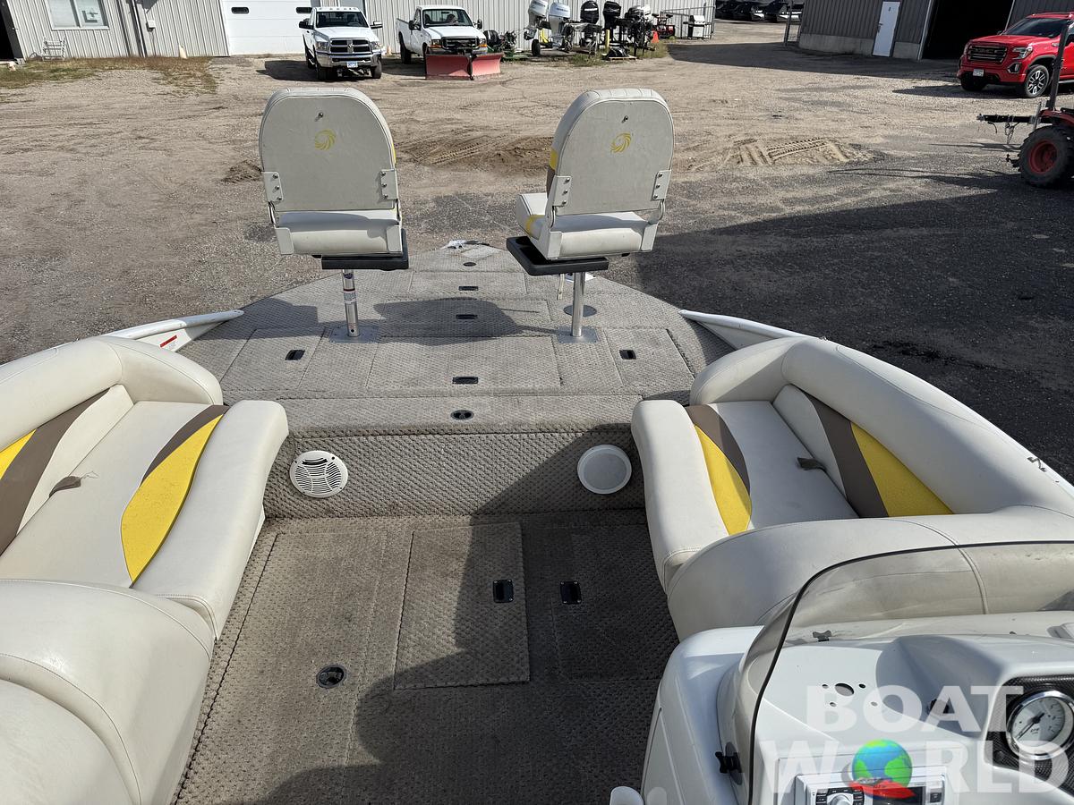 Used 2007 Lowe Suncruiser Tahiti 224 Deck Boat
