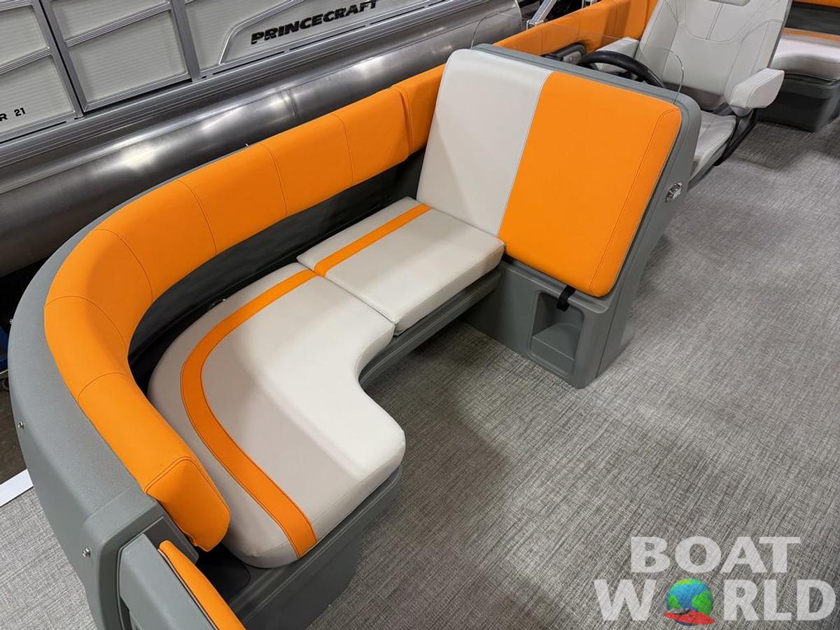 2025 Tahoe Pontoons Aura 2185 Quad Lounge & 90HP 4-Stroke EFI